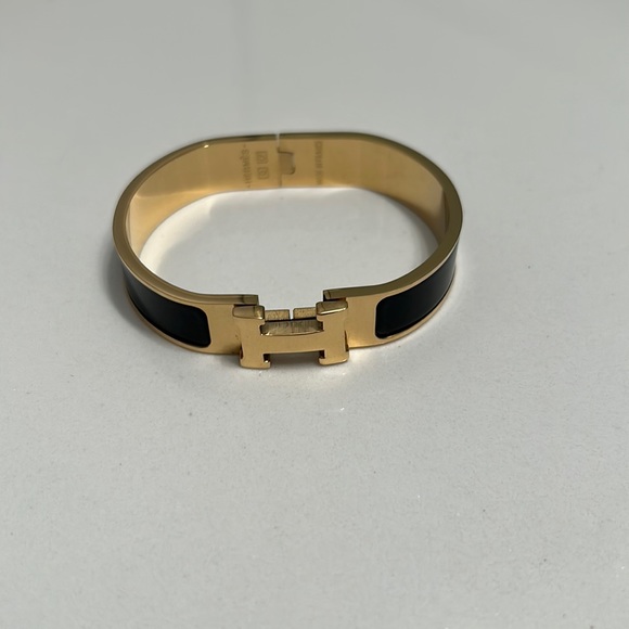 Jewelry - Black bracelet